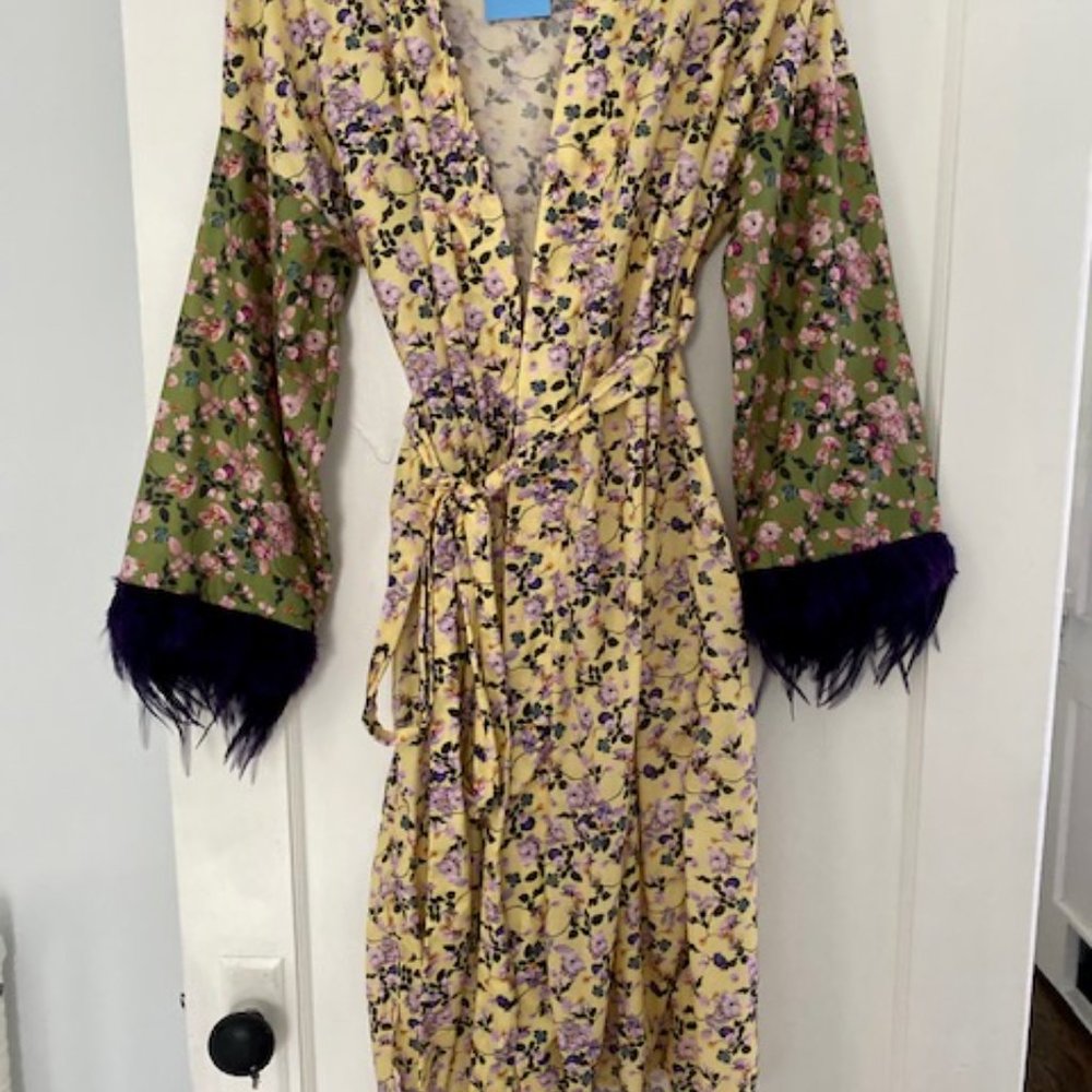 VALT Runway Robe - Picture 2 of 5
